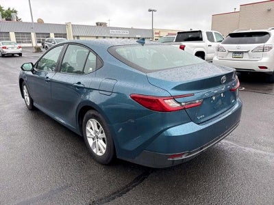 2025 Toyota Camry LE (SE)