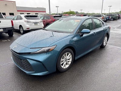 2025 Toyota Camry LE (SE)