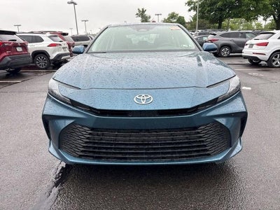 2025 Toyota Camry LE (SE)