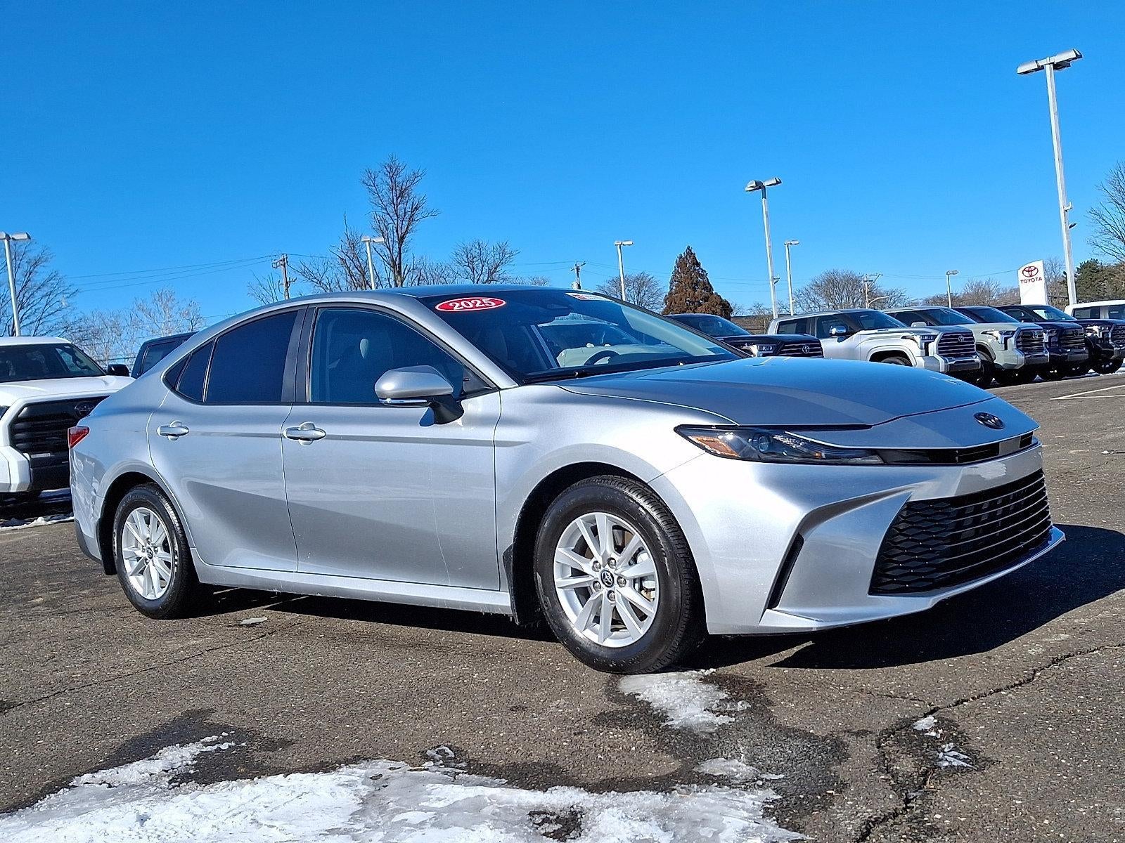 2025 Toyota Camry LE (SE)