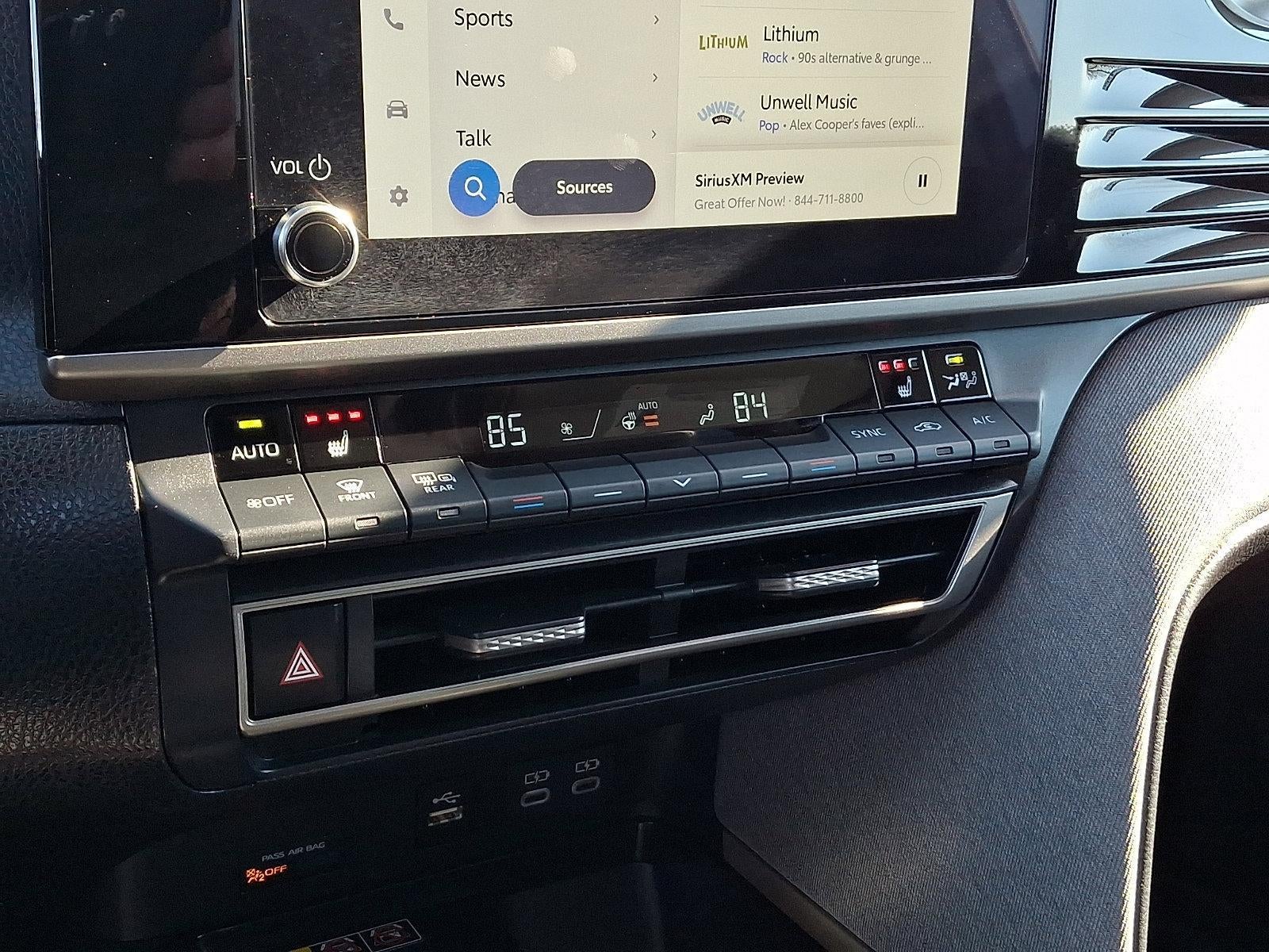 2025 Toyota Camry LE (SE)