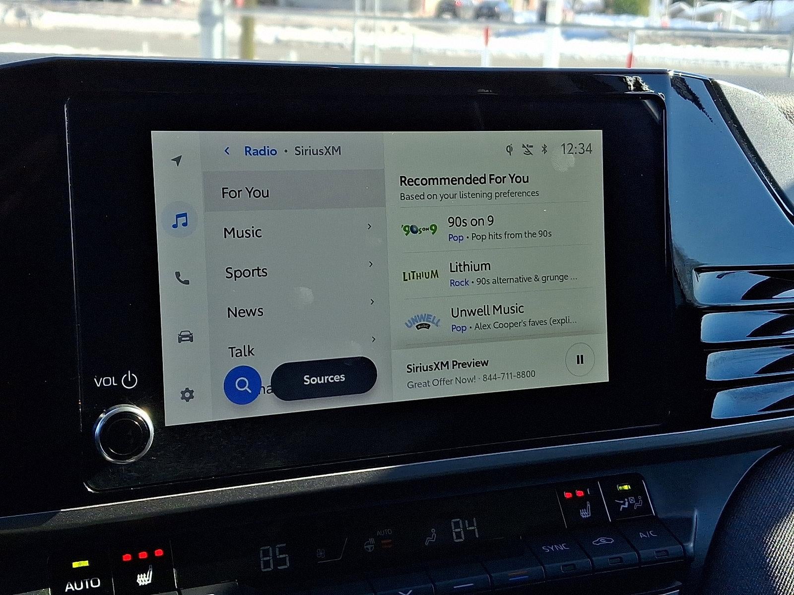 2025 Toyota Camry LE (SE)