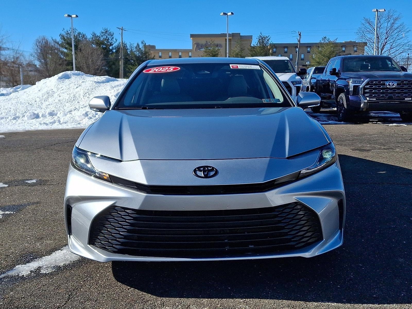 2025 Toyota Camry LE (SE)