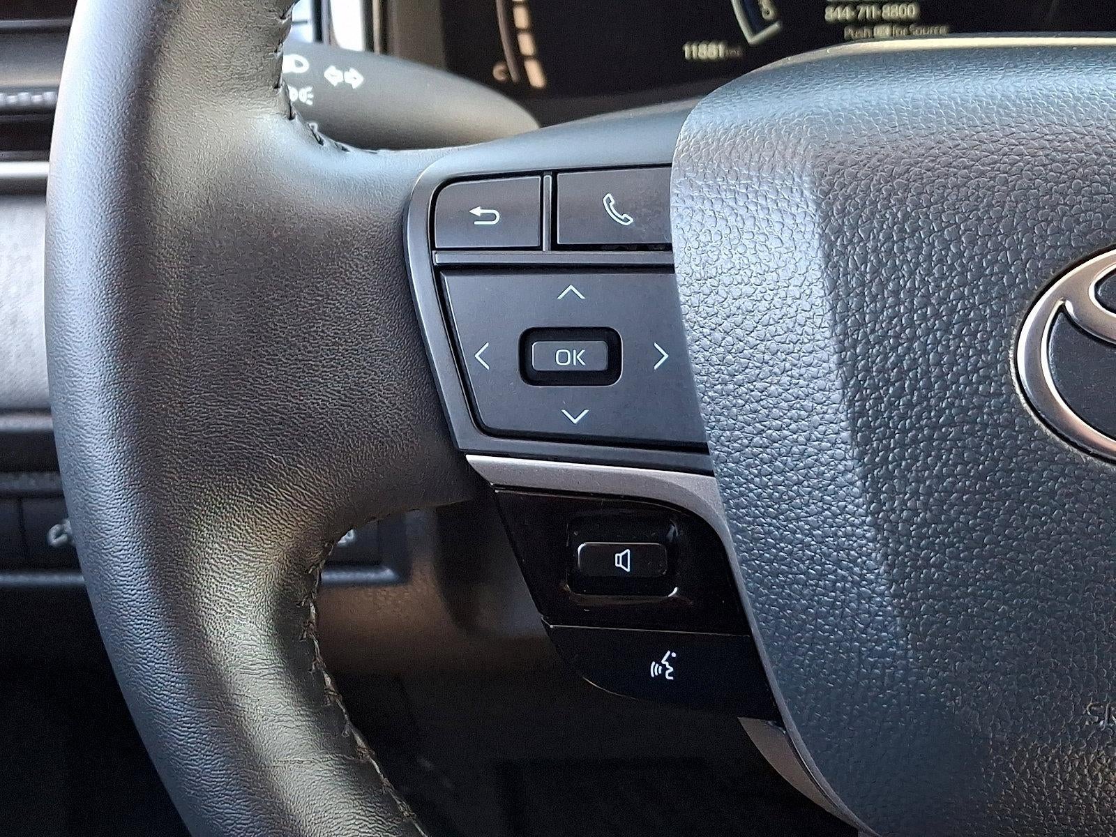 2025 Toyota Camry LE (SE)