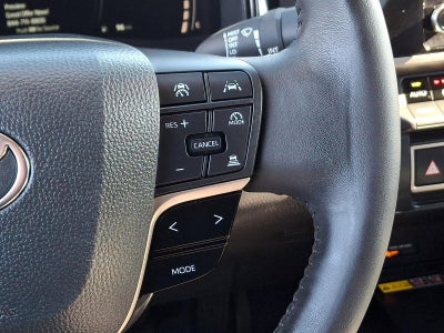 2025 Toyota Camry LE (SE)