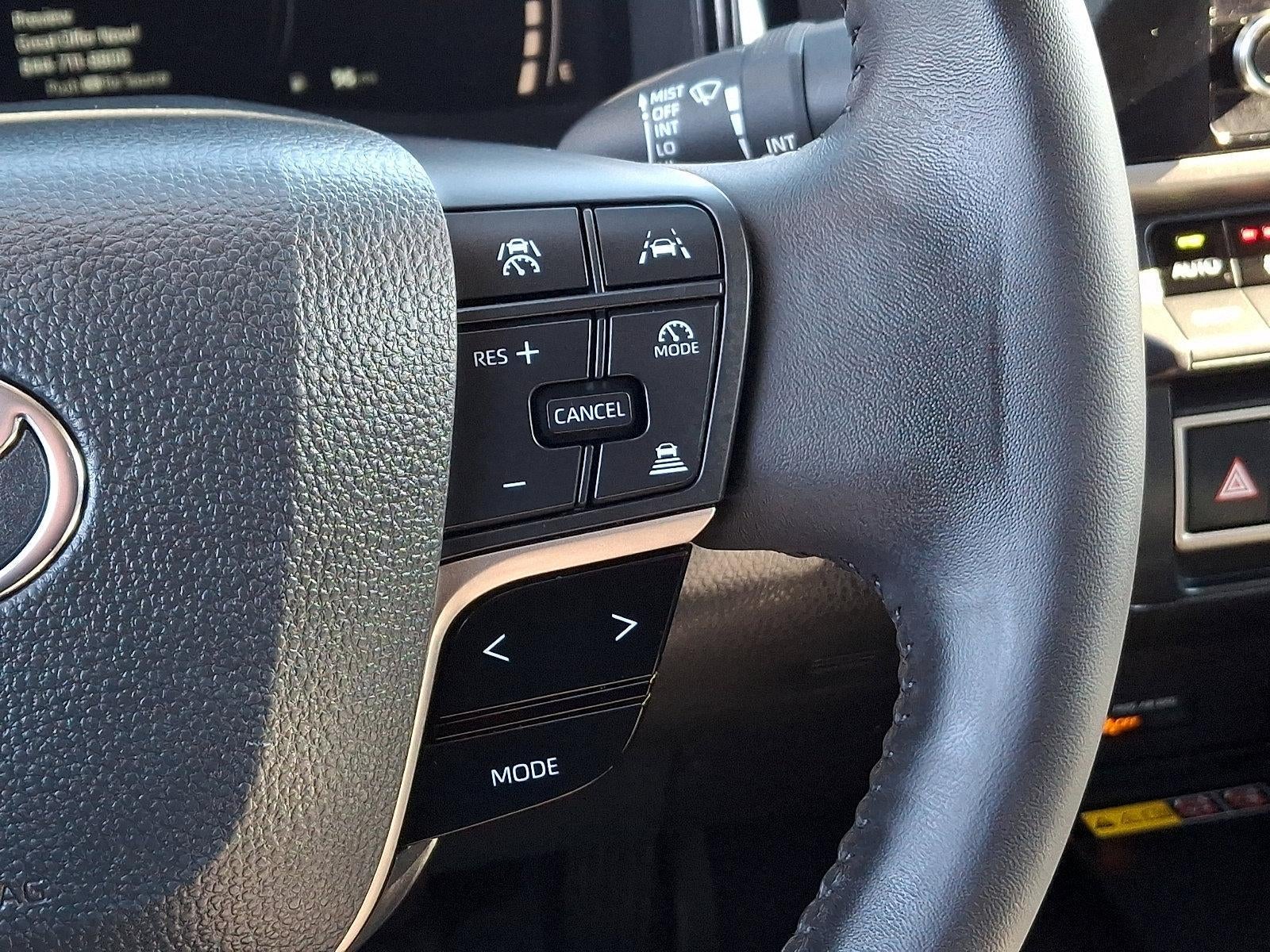 2025 Toyota Camry LE (SE)