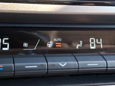 2025 Toyota Camry LE (SE)