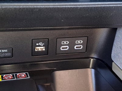 2025 Toyota Camry LE (SE)