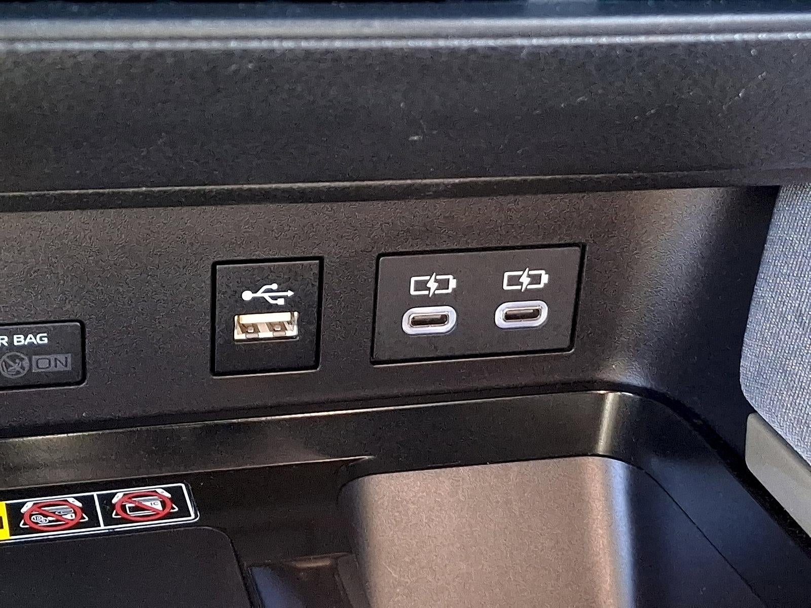 2025 Toyota Camry LE (SE)