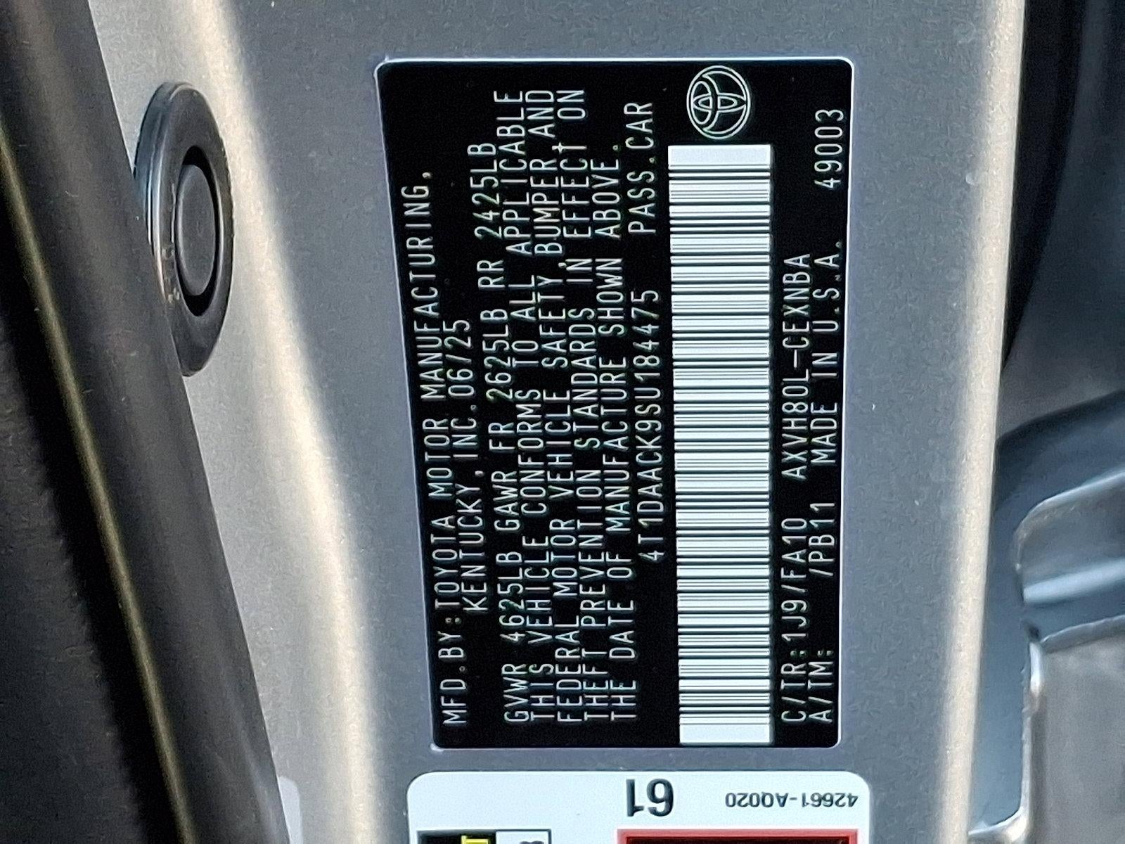 2025 Toyota Camry LE (SE)