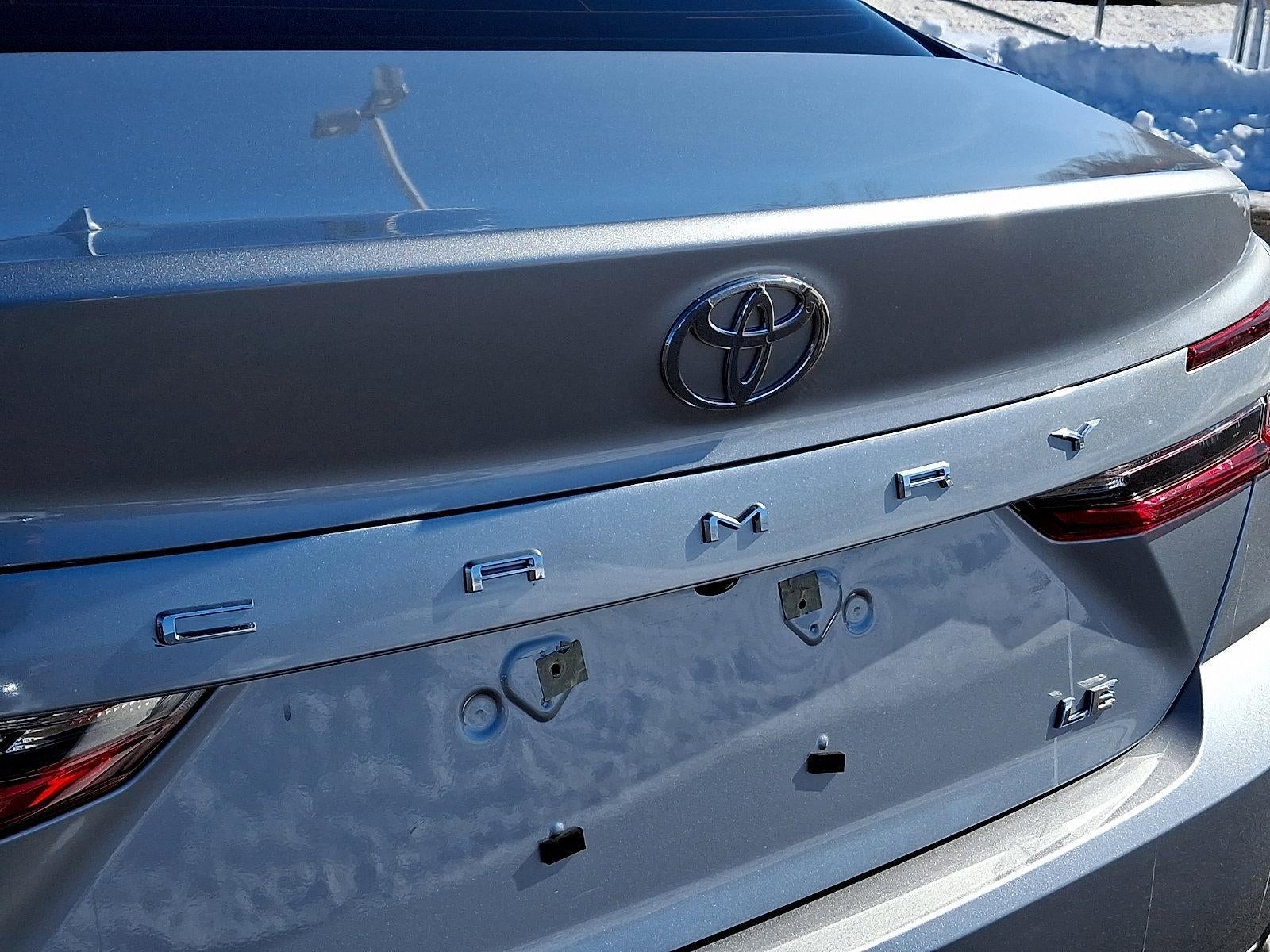 2025 Toyota Camry LE (SE)