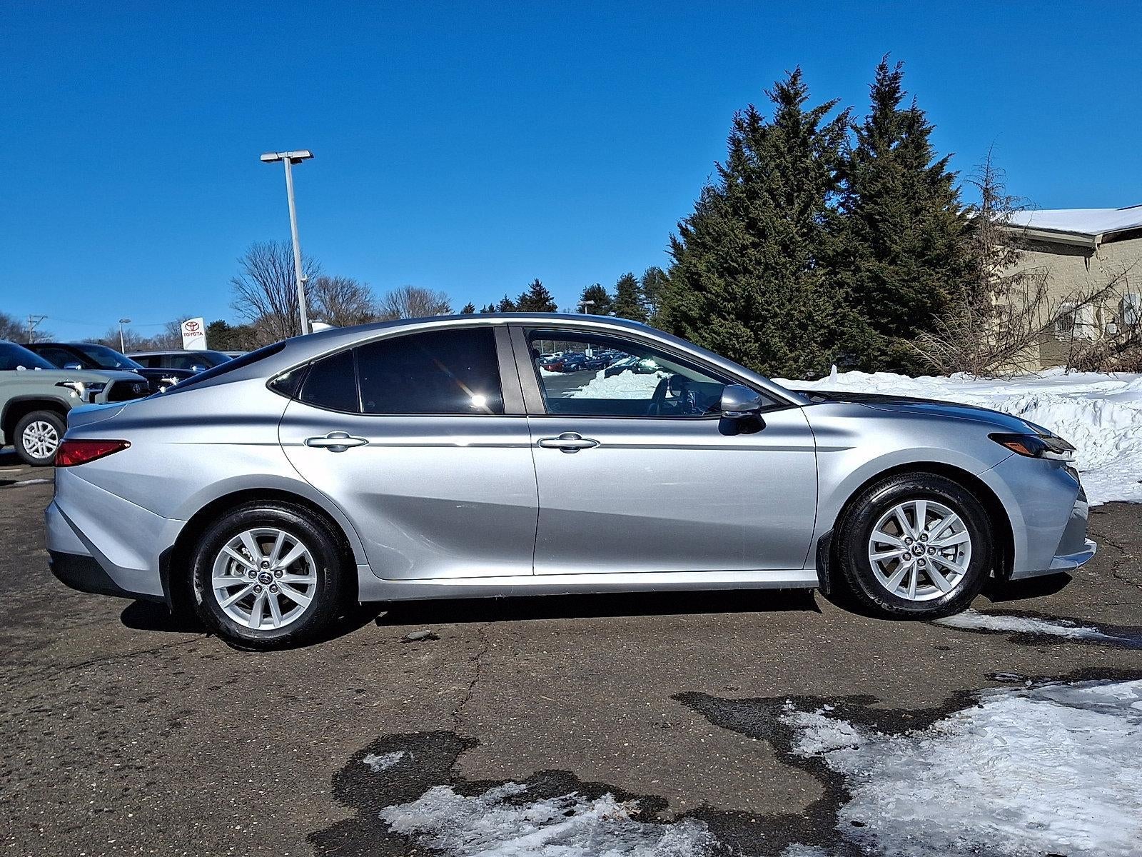2025 Toyota Camry LE (SE)