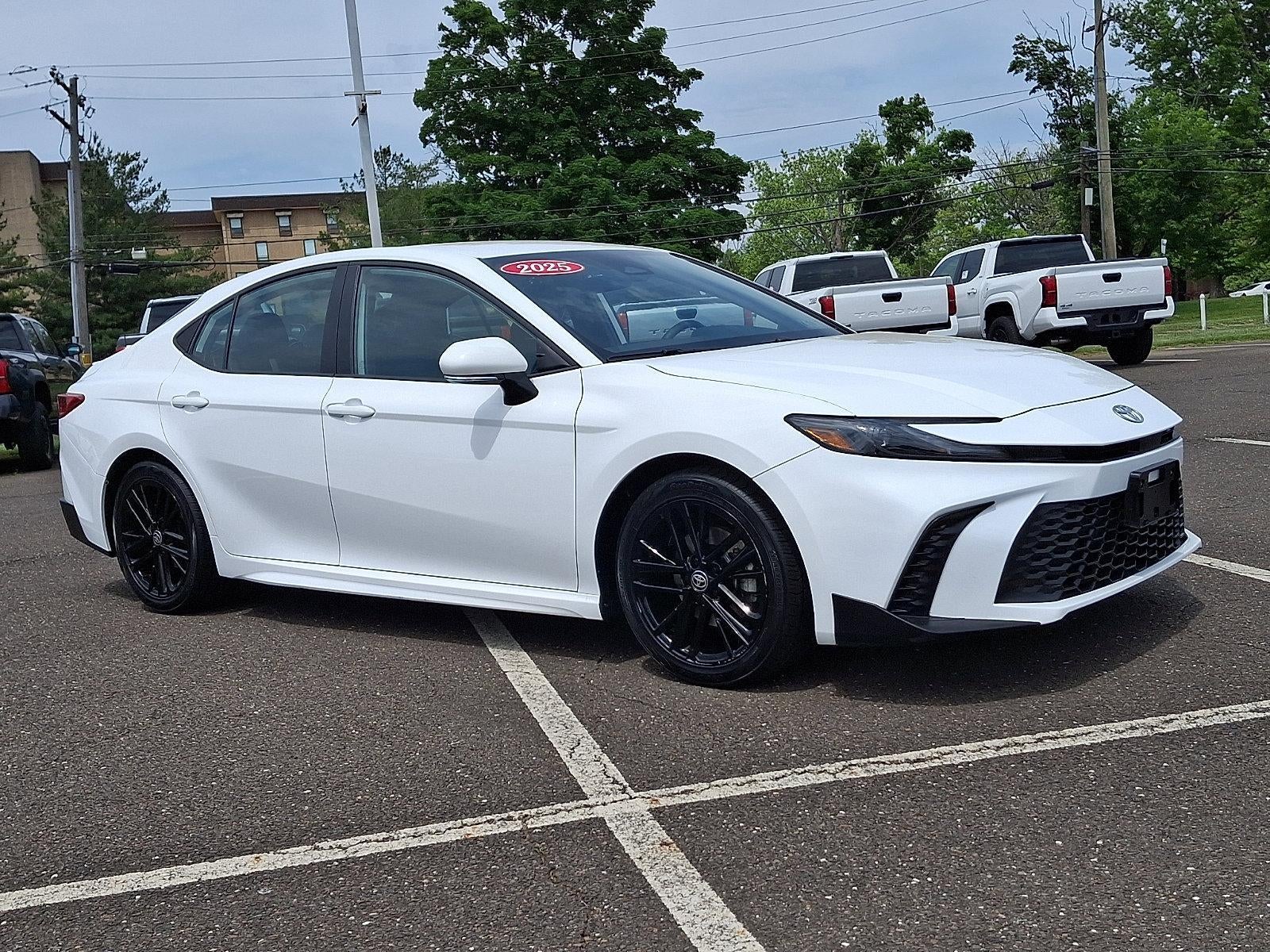 2025 Toyota Camry SE (SE)