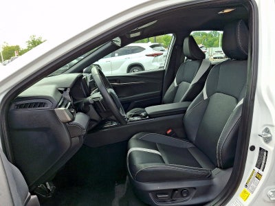 2025 Toyota Camry SE (SE)