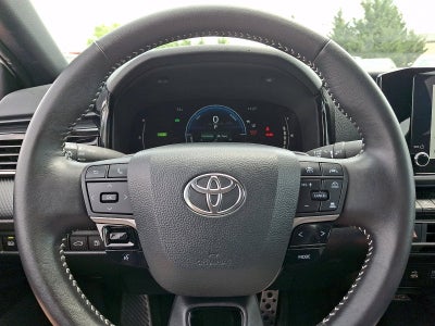 2025 Toyota Camry SE (SE)