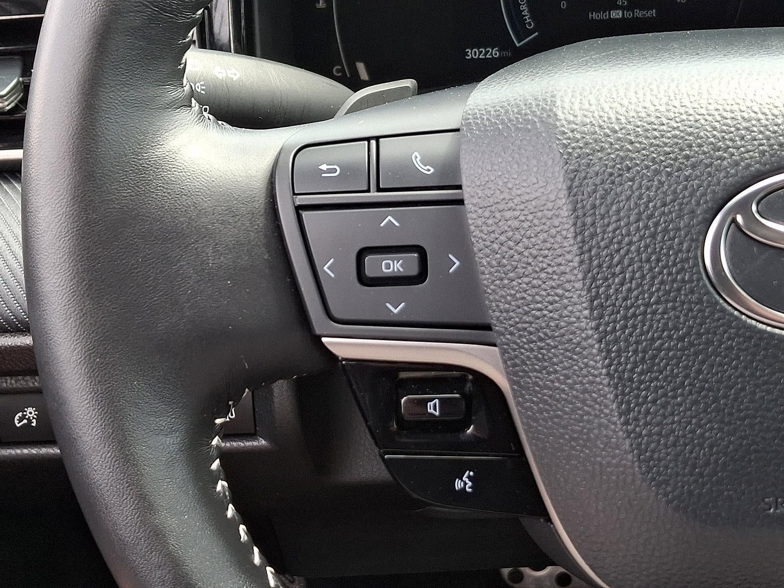 2025 Toyota Camry SE (SE)