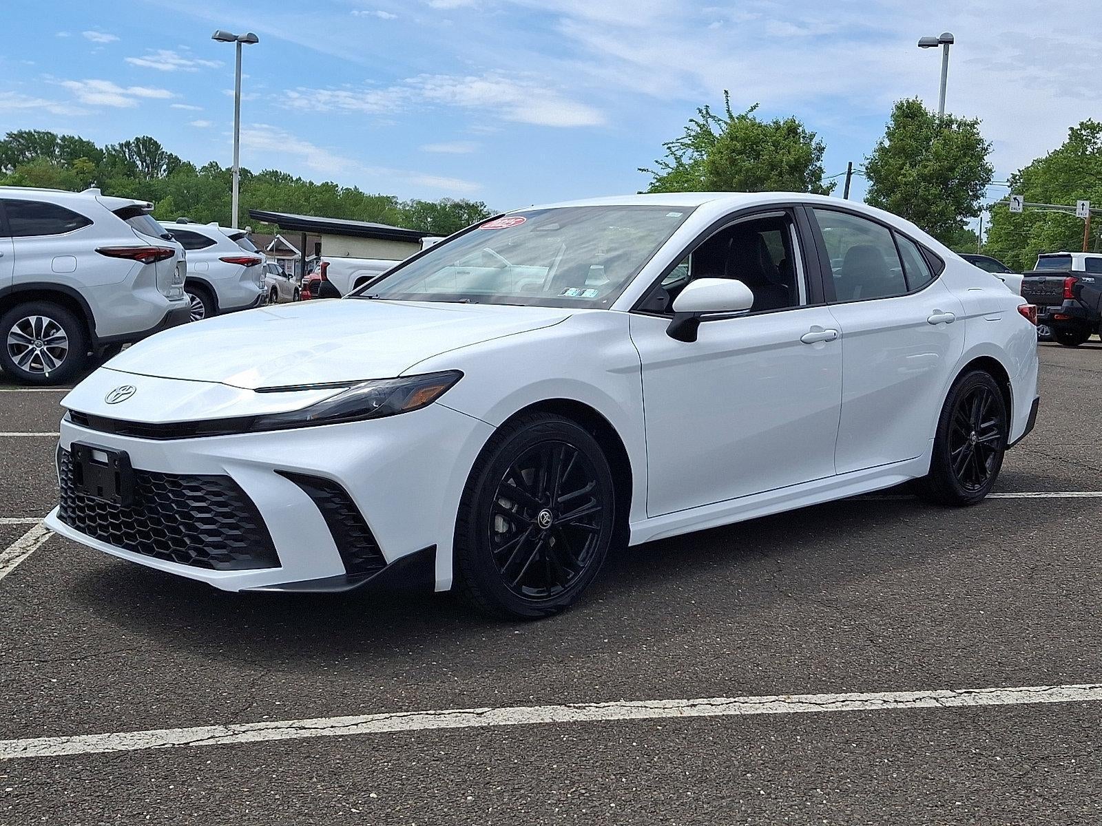 2025 Toyota Camry SE (SE)