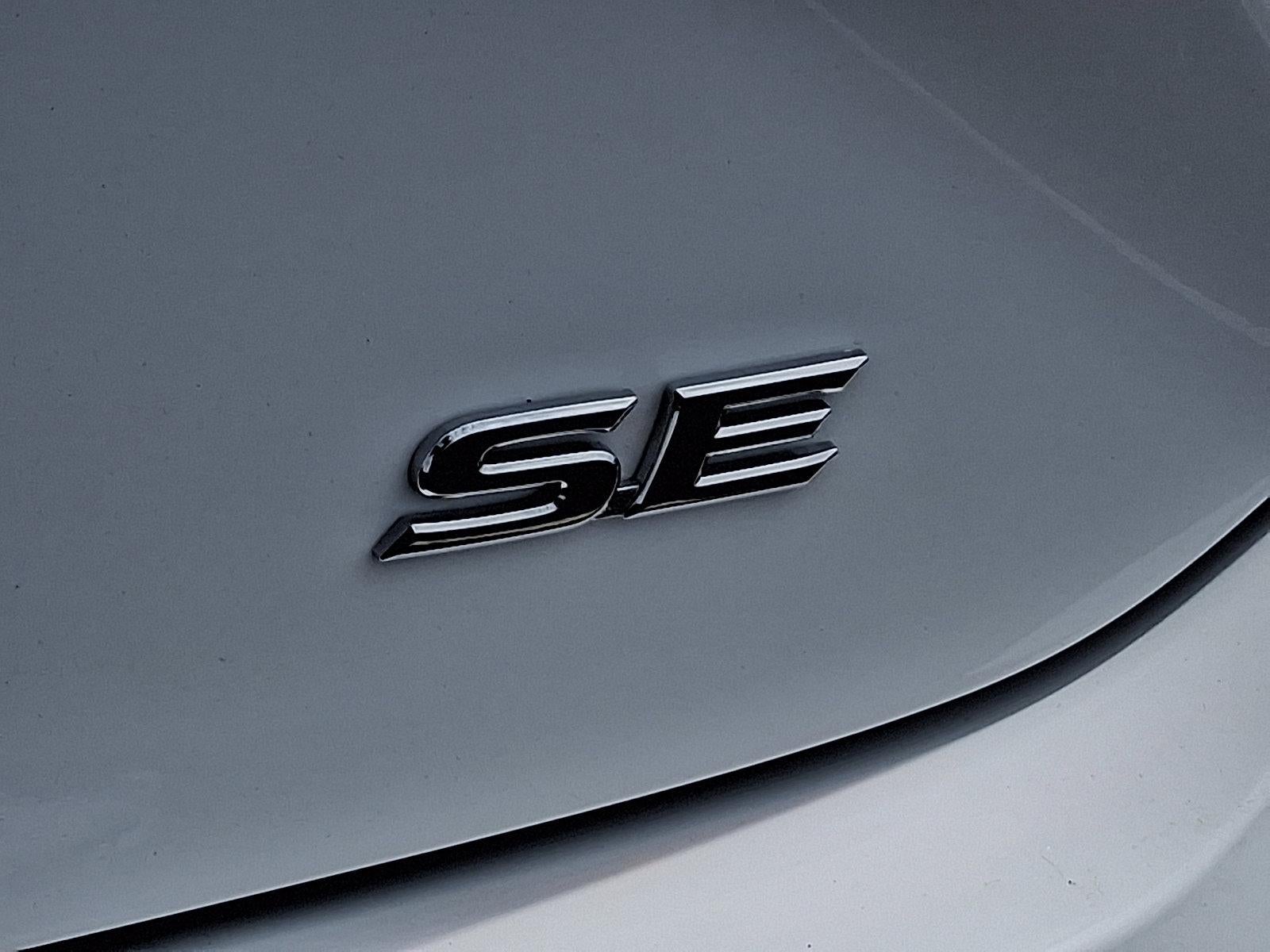 2025 Toyota Camry SE (SE)