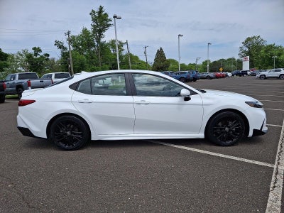 2025 Toyota Camry SE (SE)