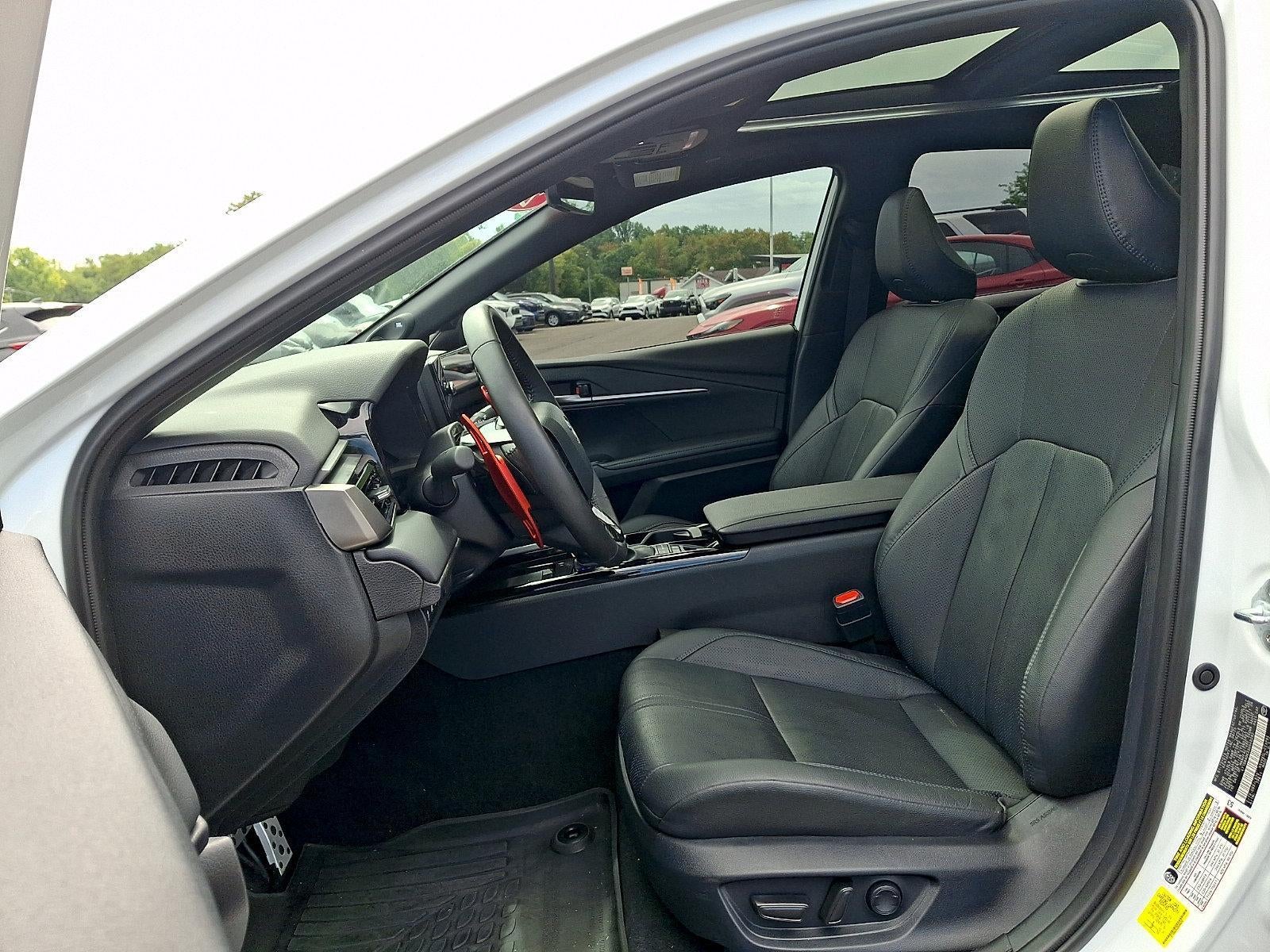 2025 Toyota Camry XSE AWD (Natl)