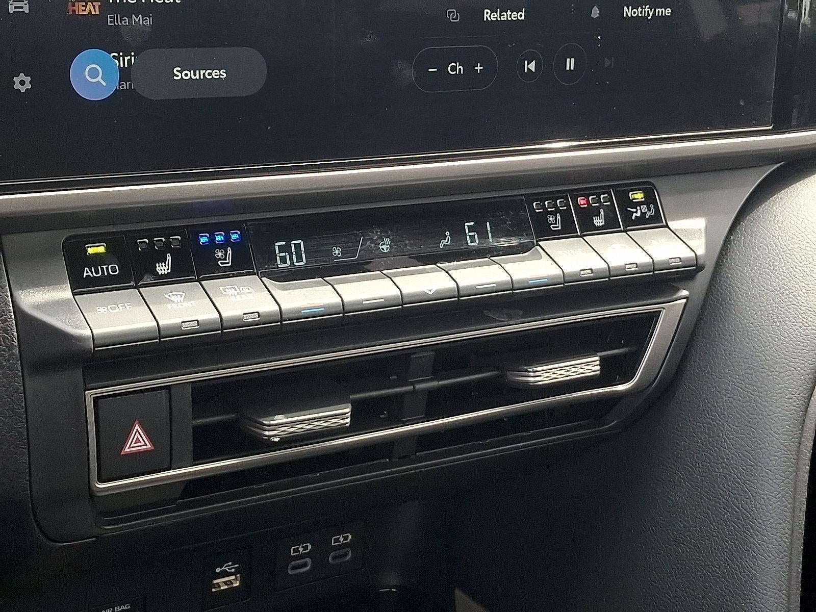 2025 Toyota Camry XSE AWD (Natl)