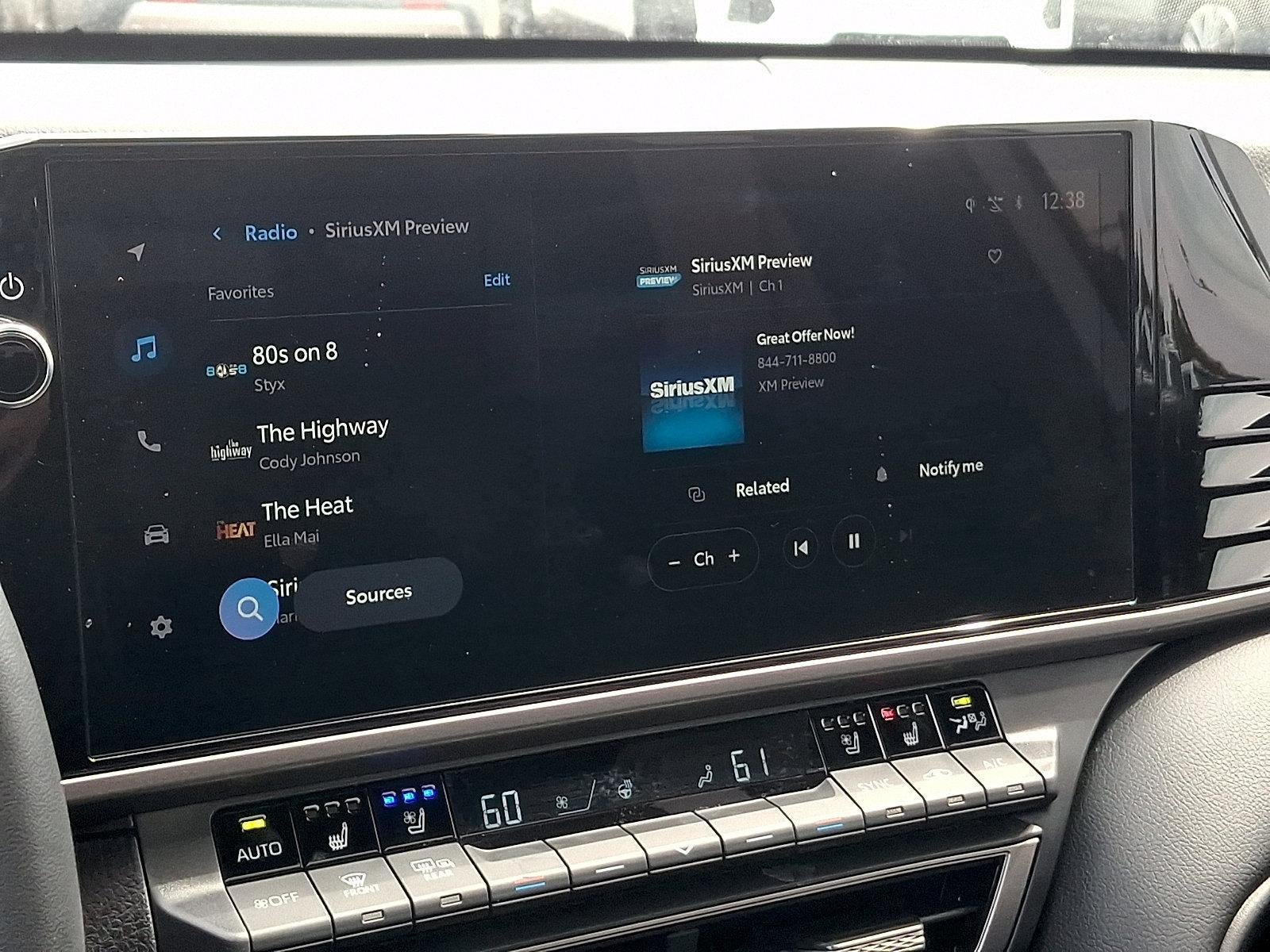 2025 Toyota Camry XSE AWD (Natl)