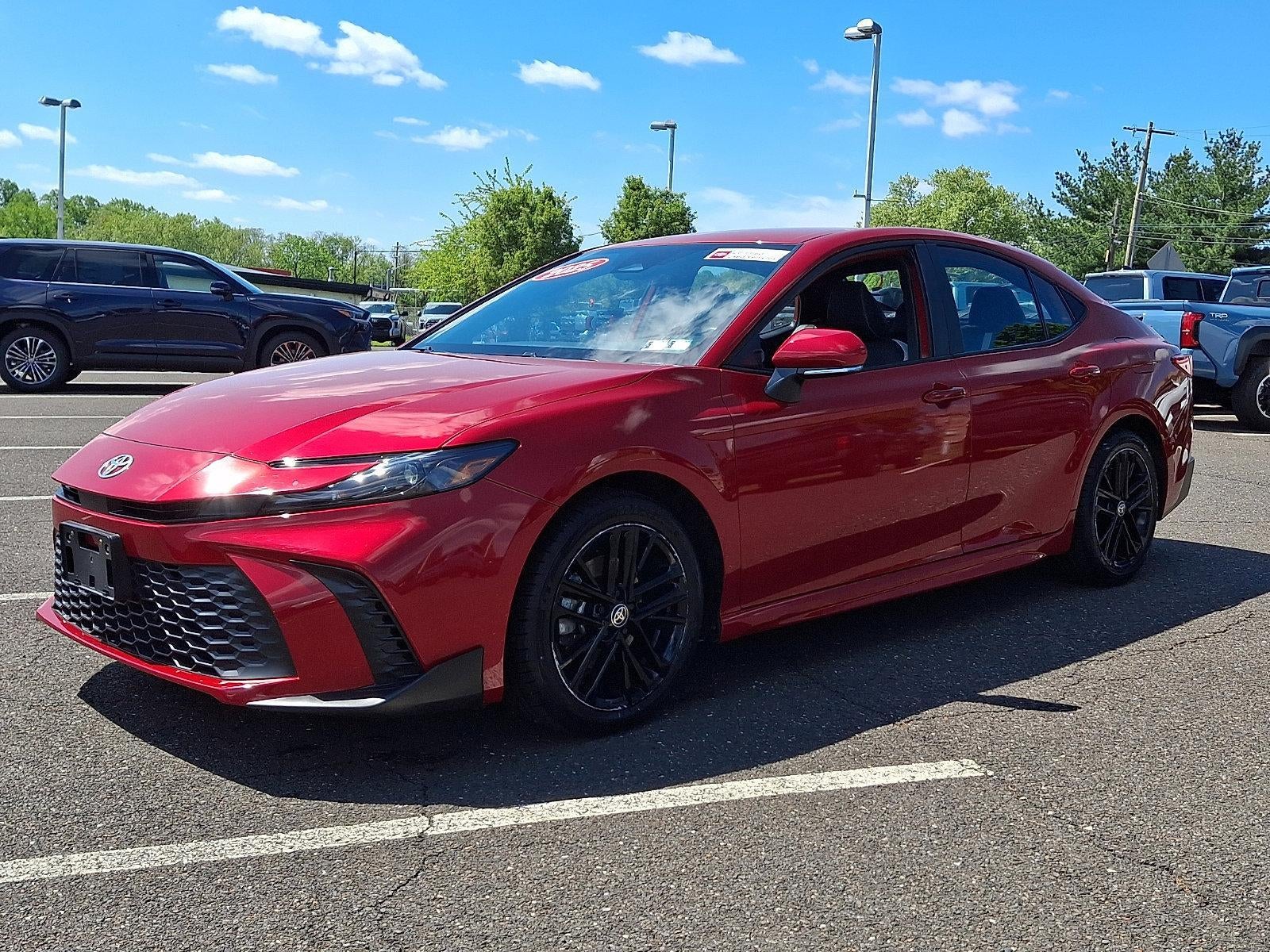2025 Toyota Camry SE AWD (Natl)