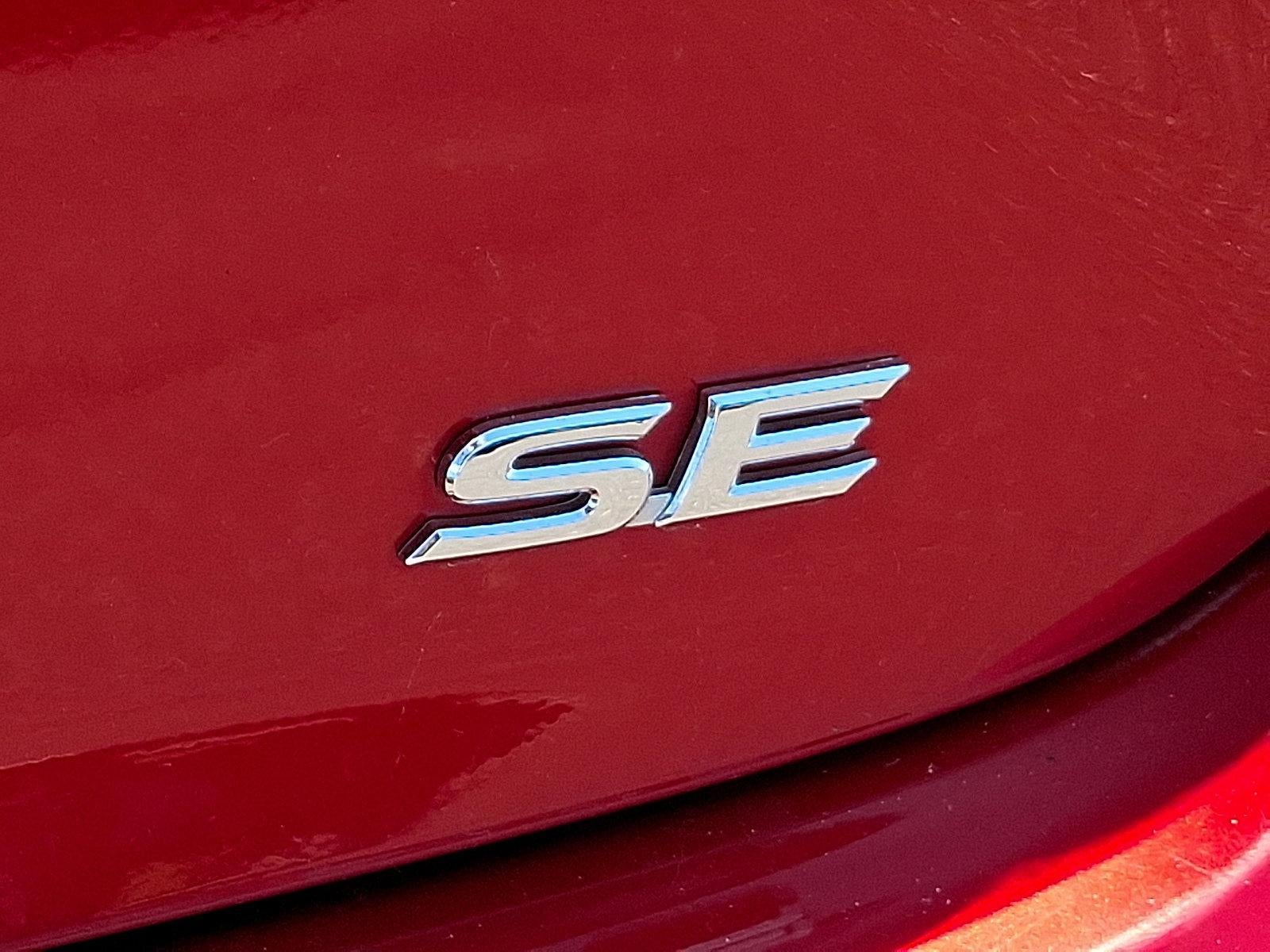 2025 Toyota Camry SE AWD (Natl)