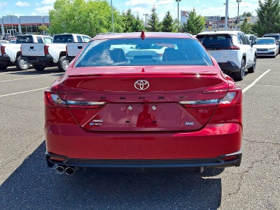 2025 Toyota Camry SE AWD (Natl)