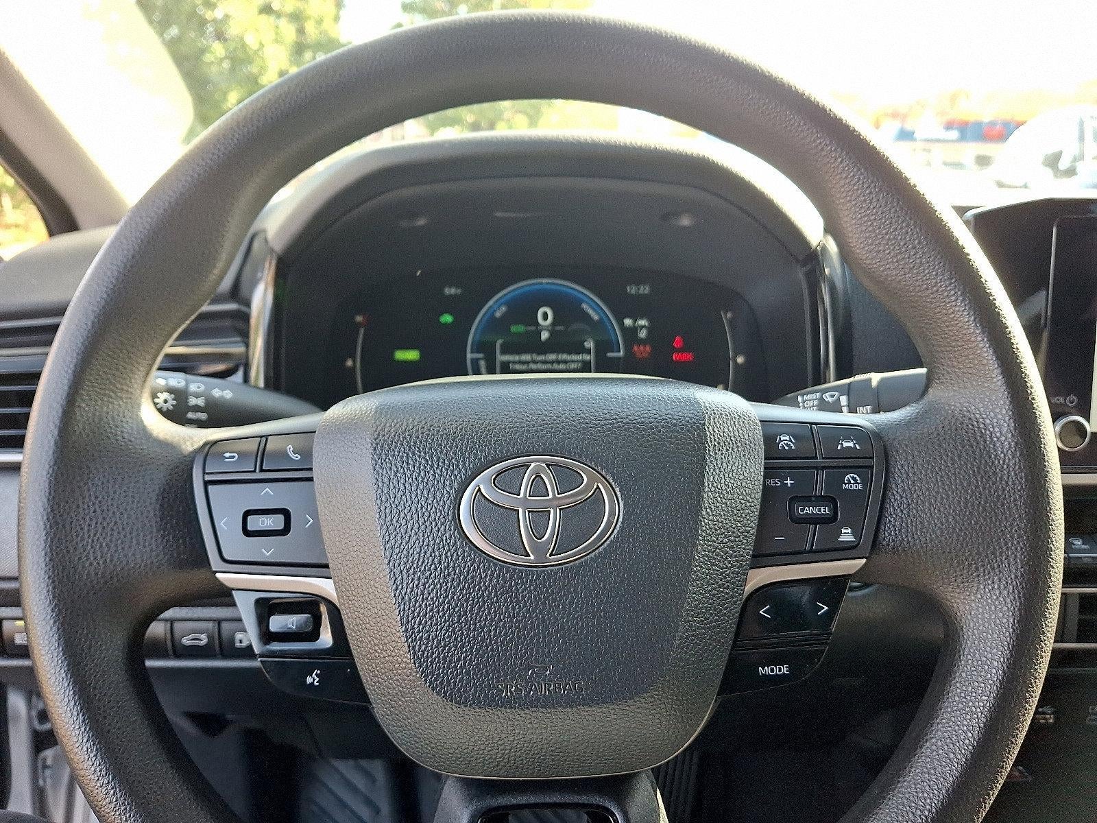 2025 Toyota Camry LE AWD (Natl)