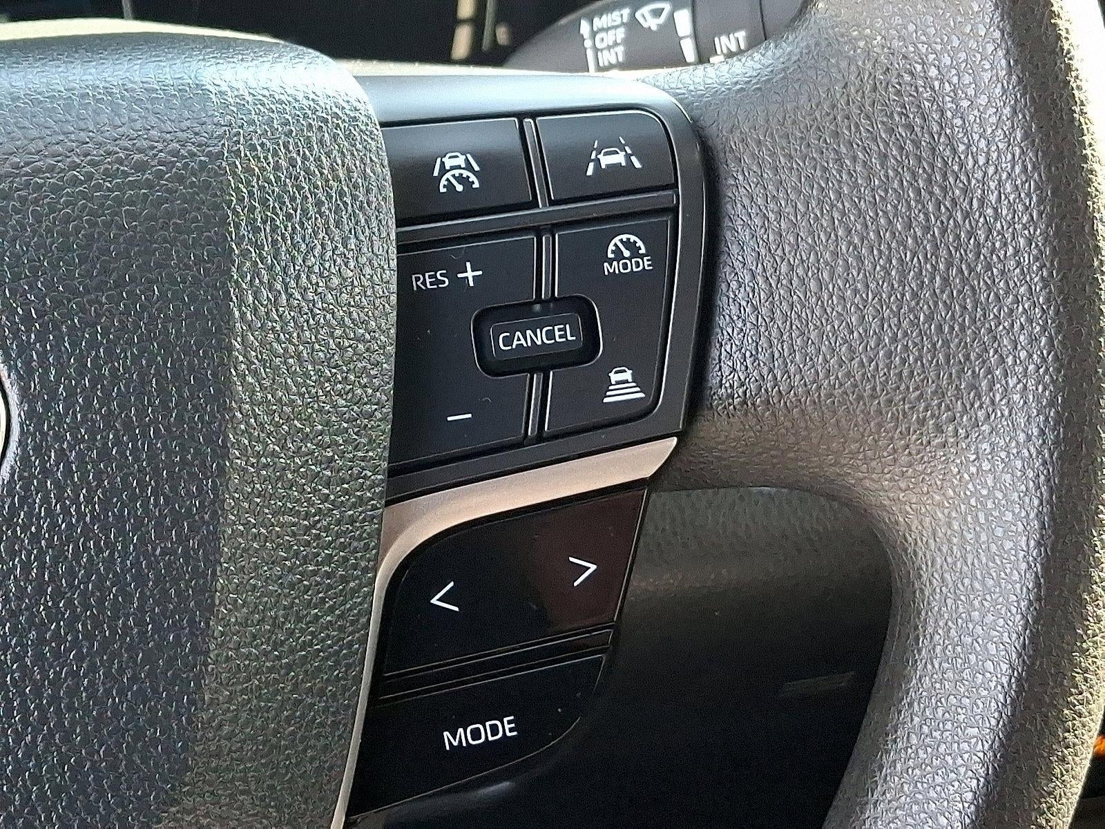 2025 Toyota Camry LE AWD (Natl)