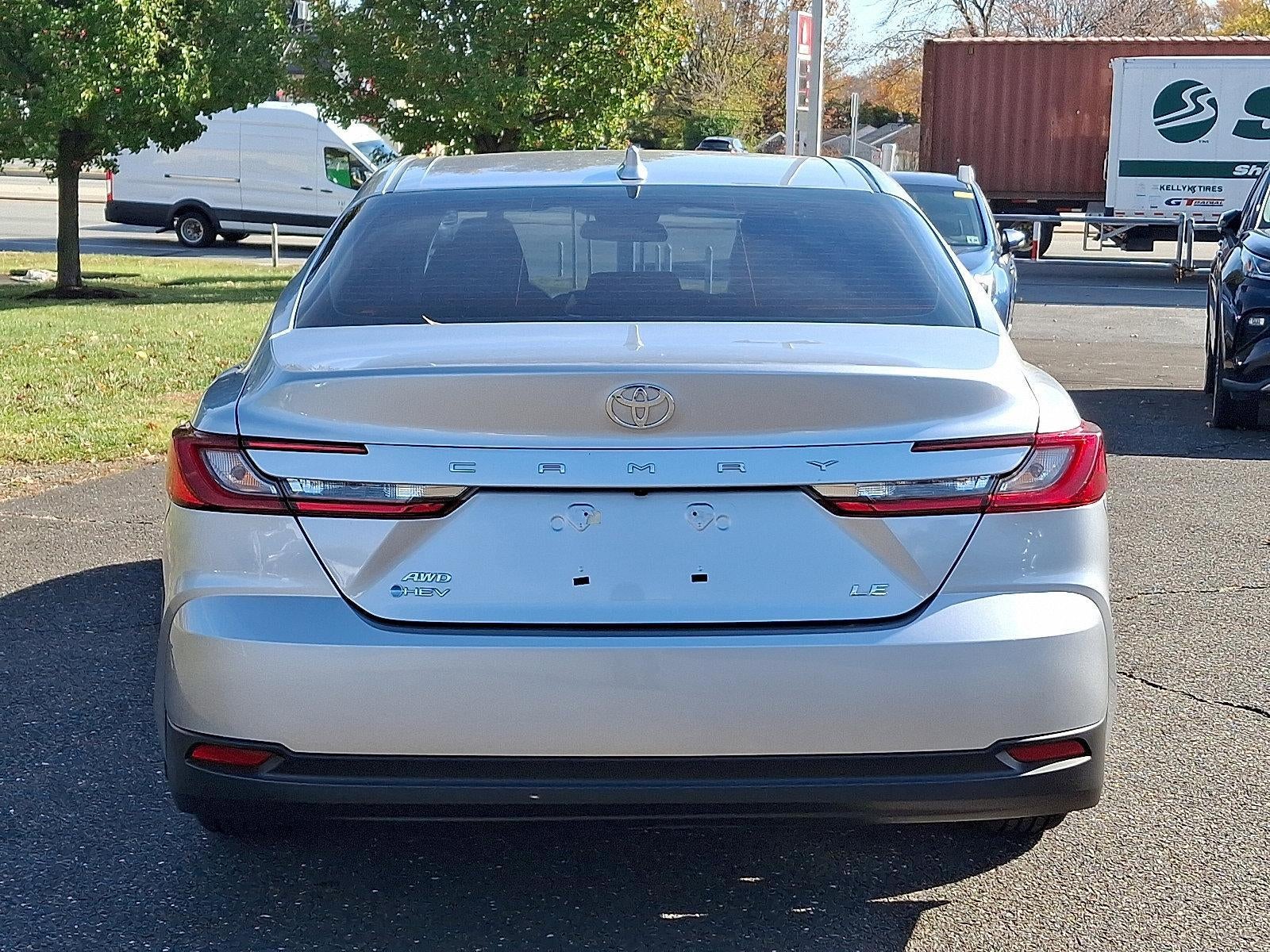 2025 Toyota Camry LE AWD (Natl)