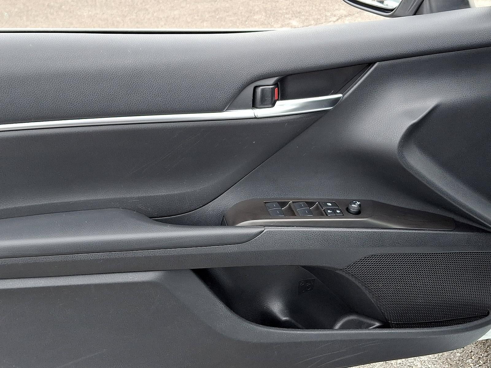 2024 Toyota Camry SE Auto (SE)