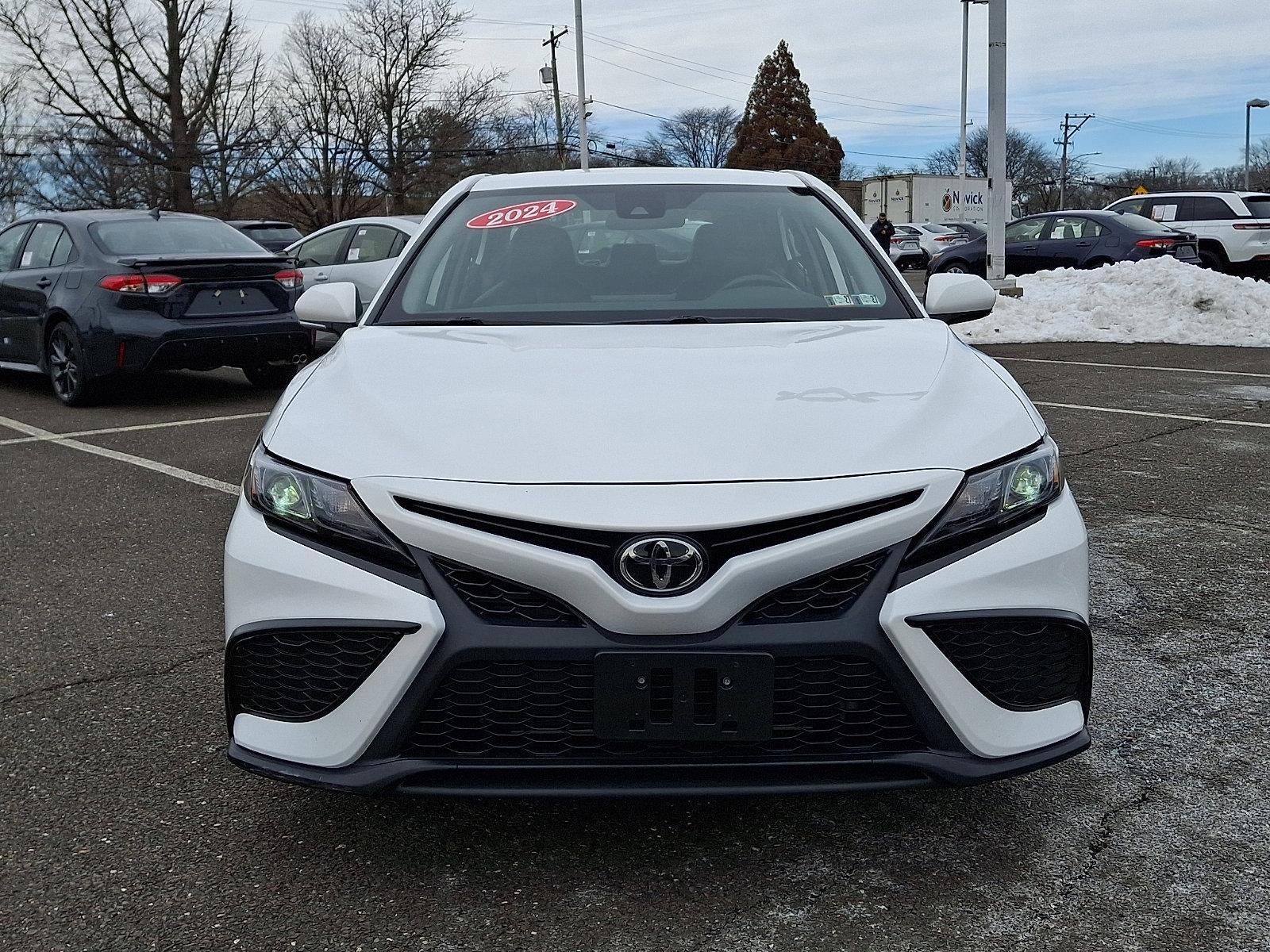 2024 Toyota Camry SE Auto (SE)