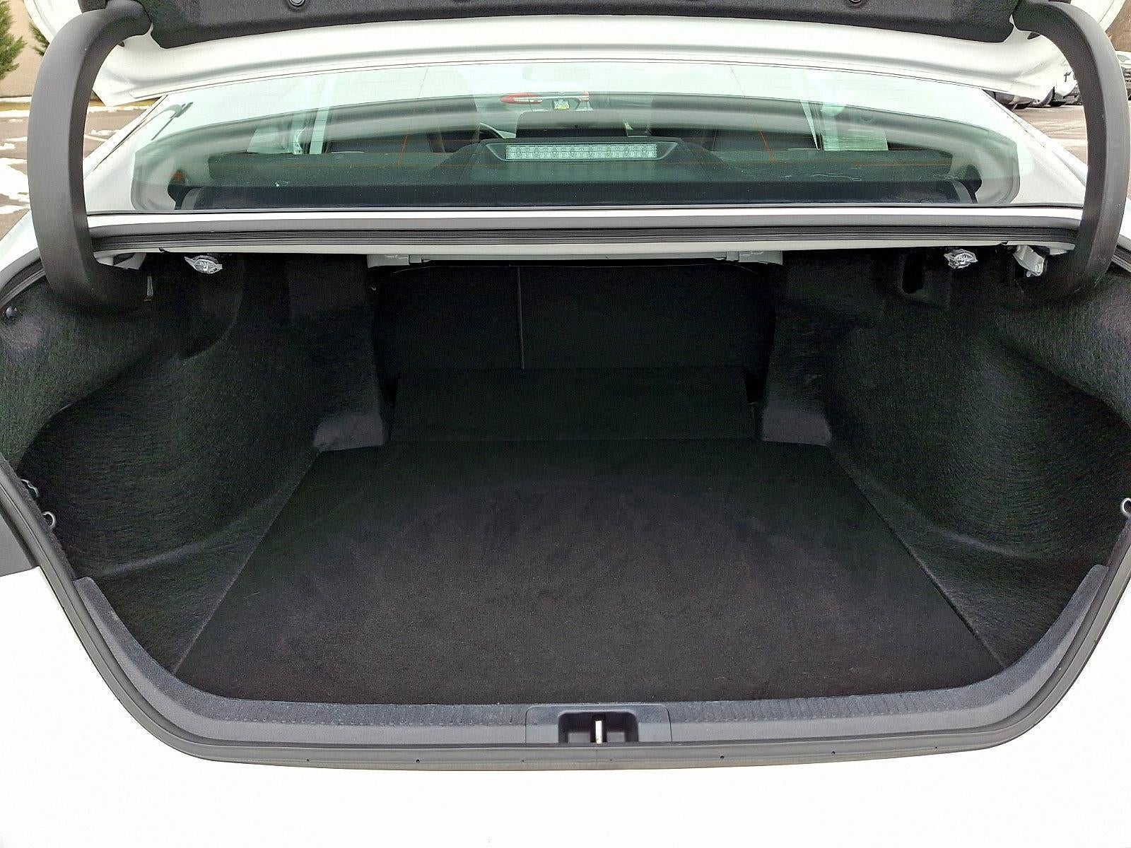 2024 Toyota Camry SE Auto (SE)