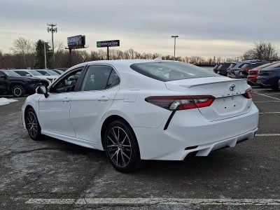 2024 Toyota Camry SE Auto (SE)