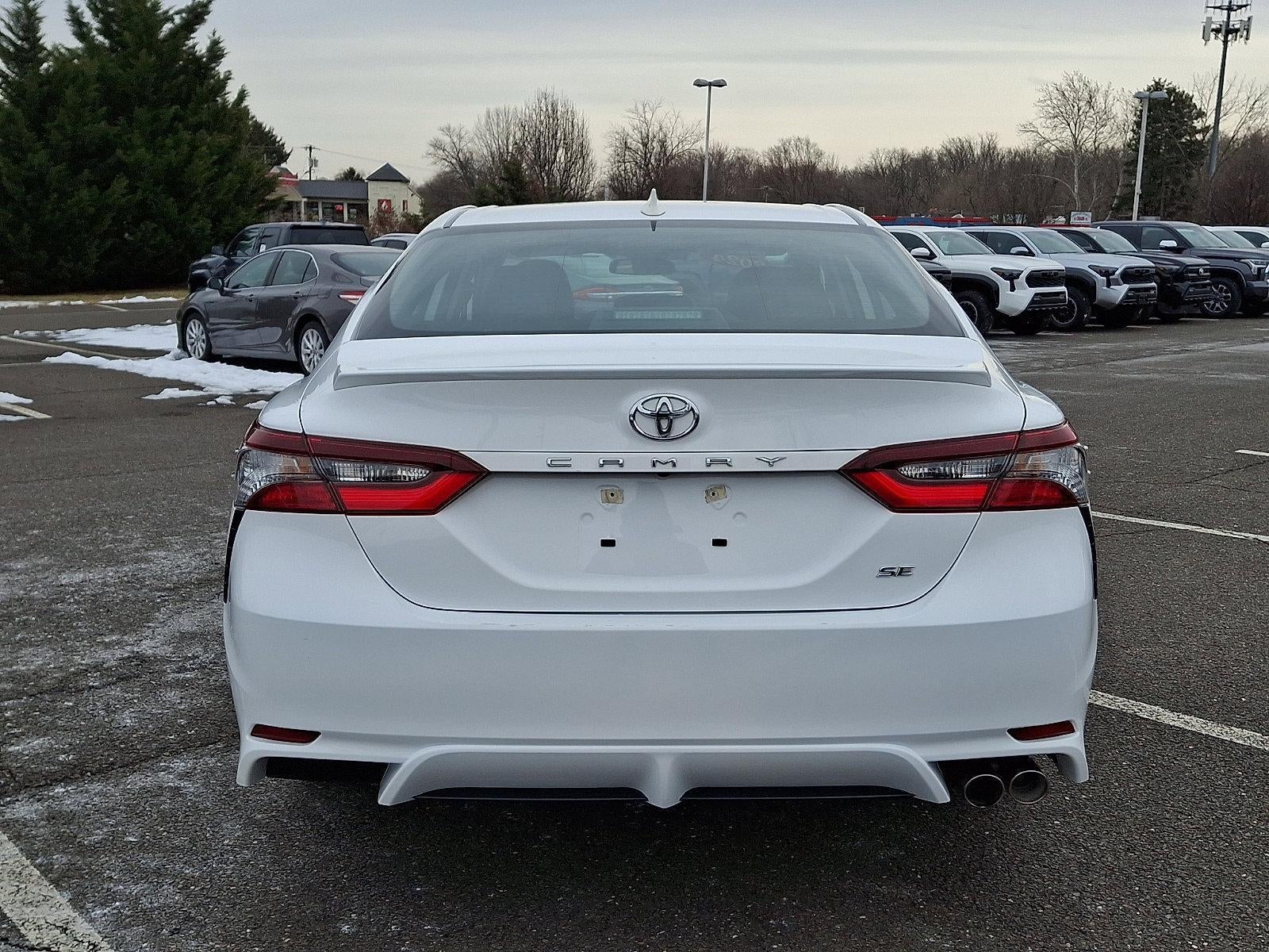 2024 Toyota Camry SE Auto (SE)