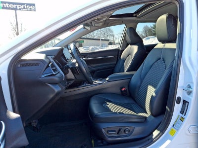 2023 Toyota Camry SE Auto (Natl)