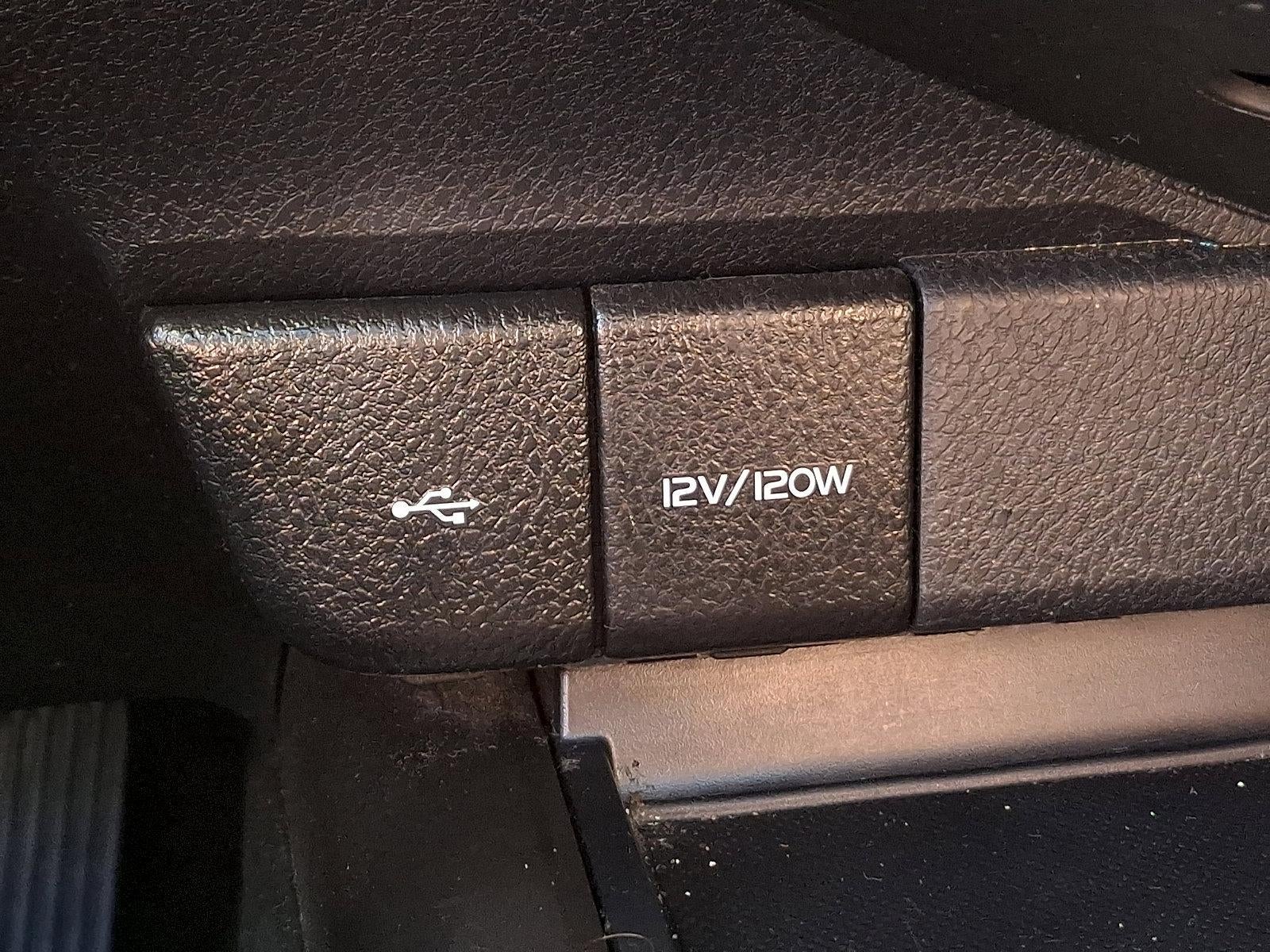 2023 Toyota Camry SE Auto (Natl)