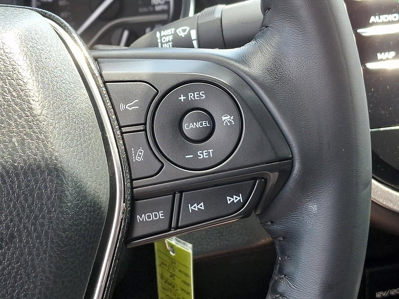 2020 Toyota Camry SE Auto AWD (Natl)
