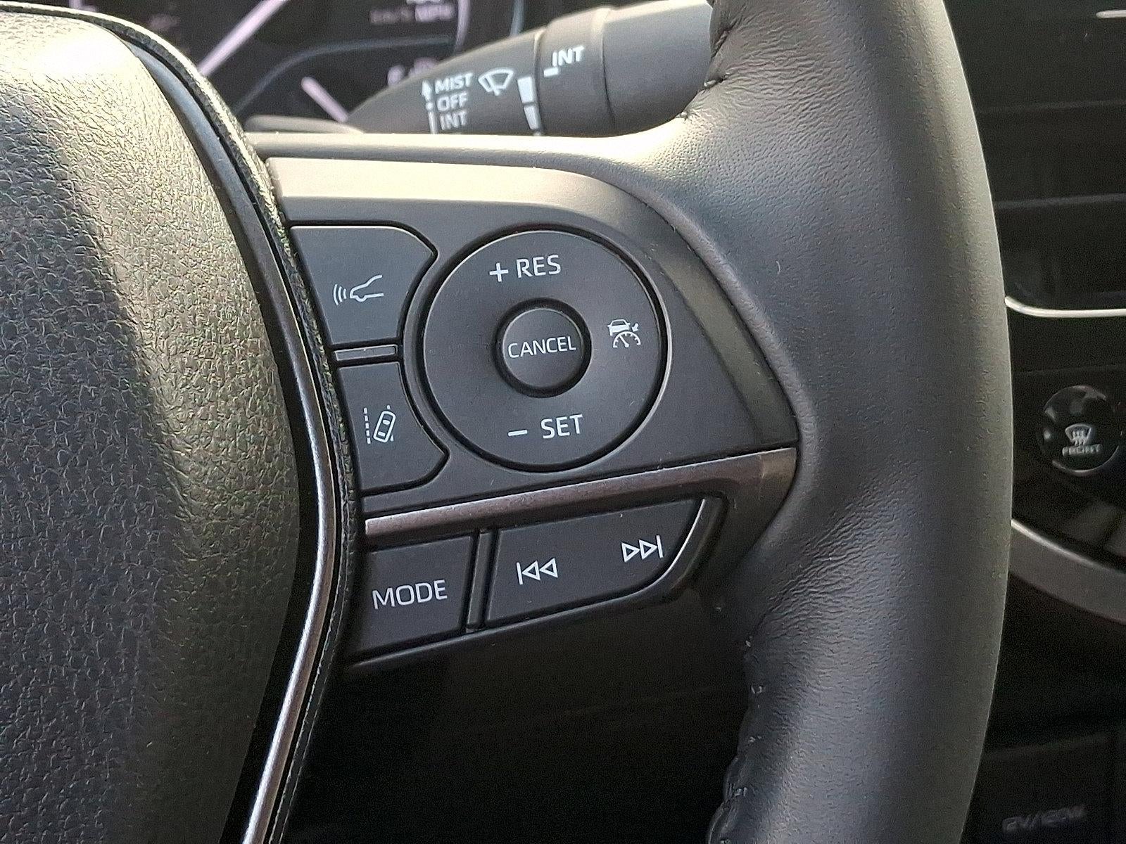 2023 Toyota Camry Hybrid SE CVT (Natl)