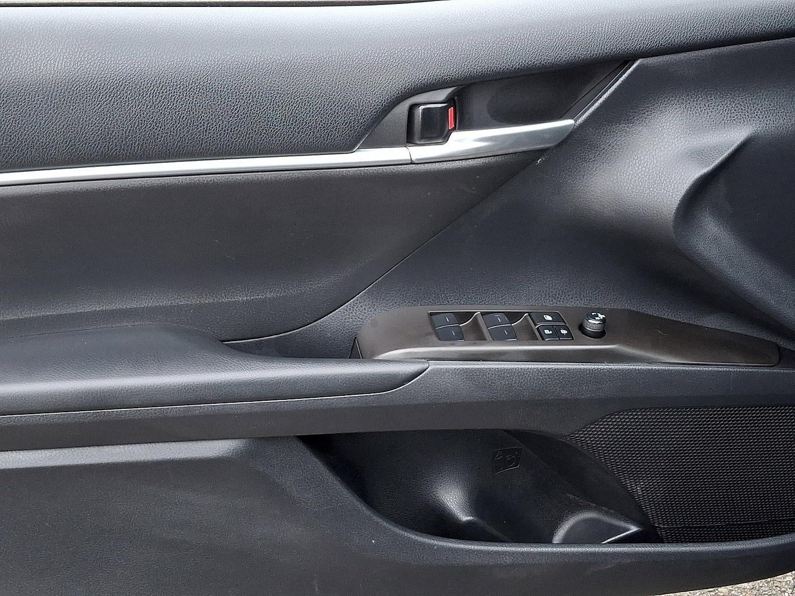 2023 Toyota Camry SE Auto (Natl)