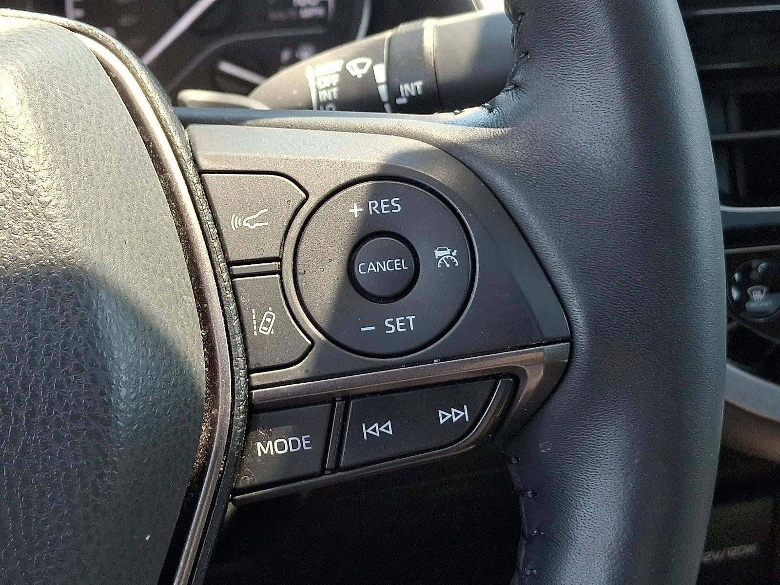 2023 Toyota Camry SE Auto (Natl)