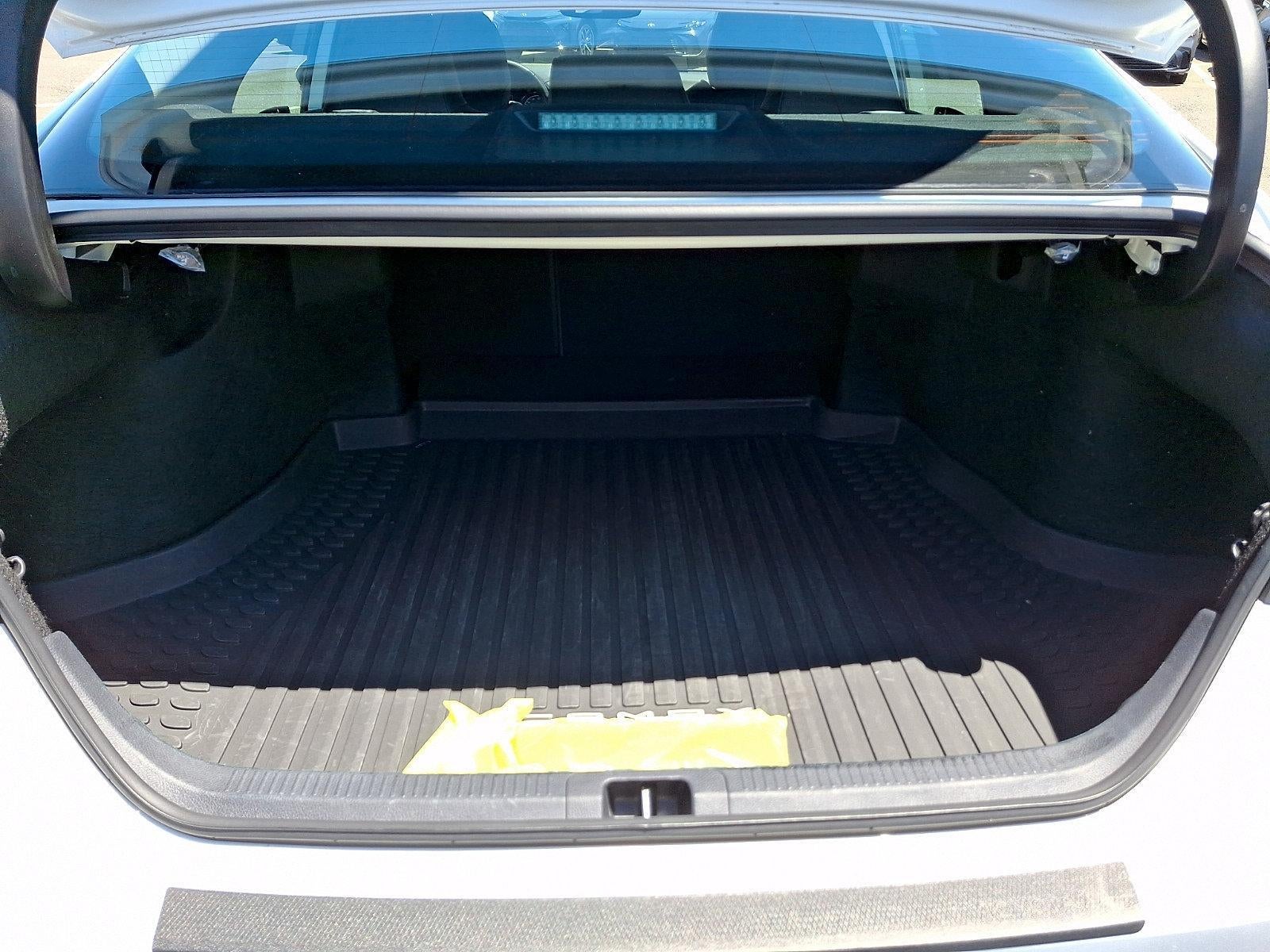 2023 Toyota Camry SE Auto (Natl)