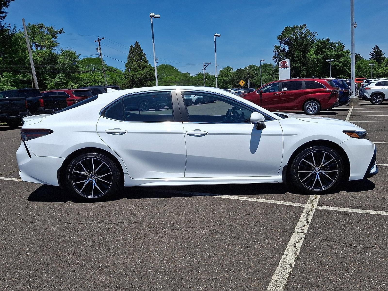 2023 Toyota Camry SE Auto (Natl)