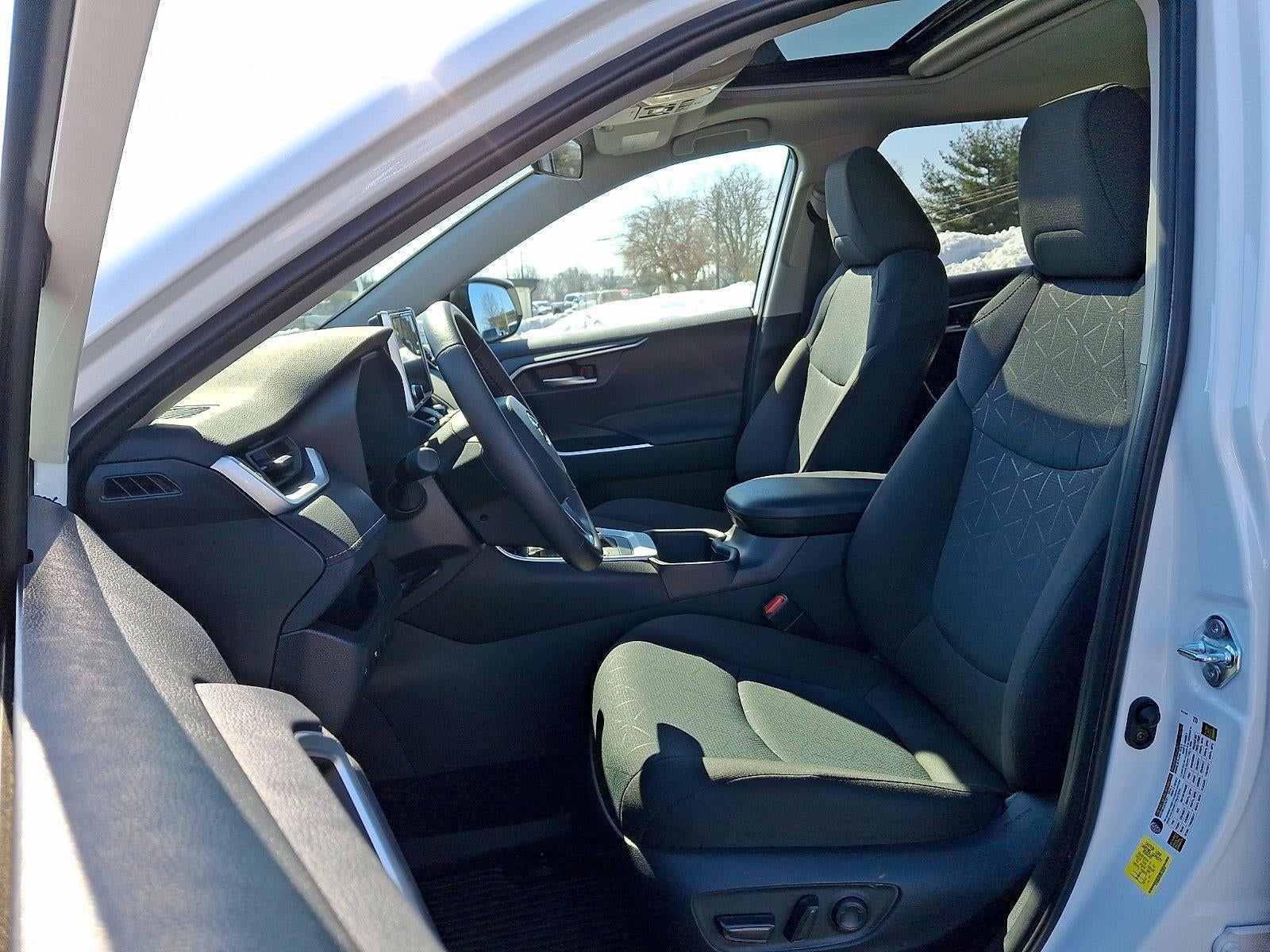 2025 Toyota RAV4 Hybrid XLE AWD (Natl)