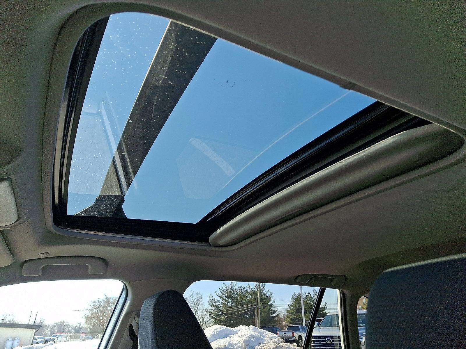 2025 Toyota RAV4 Hybrid XLE AWD (Natl)