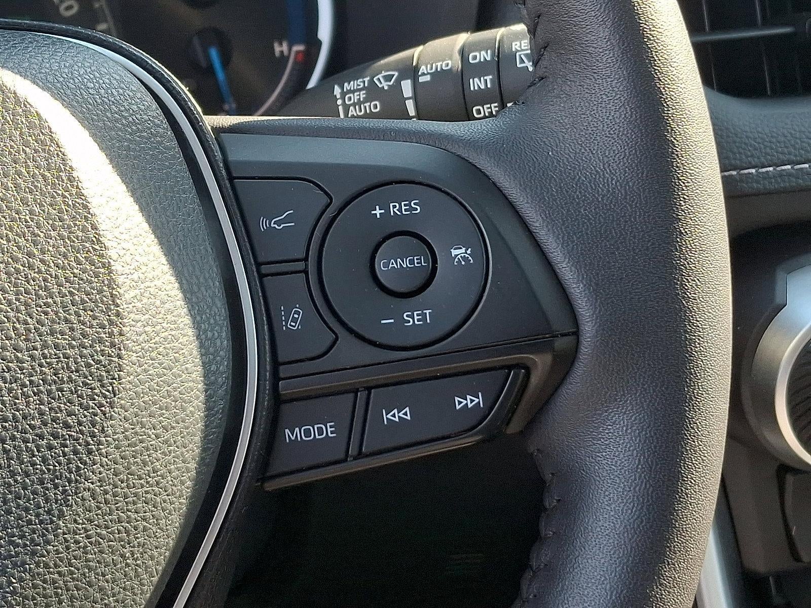 2025 Toyota RAV4 Hybrid XLE AWD (Natl)