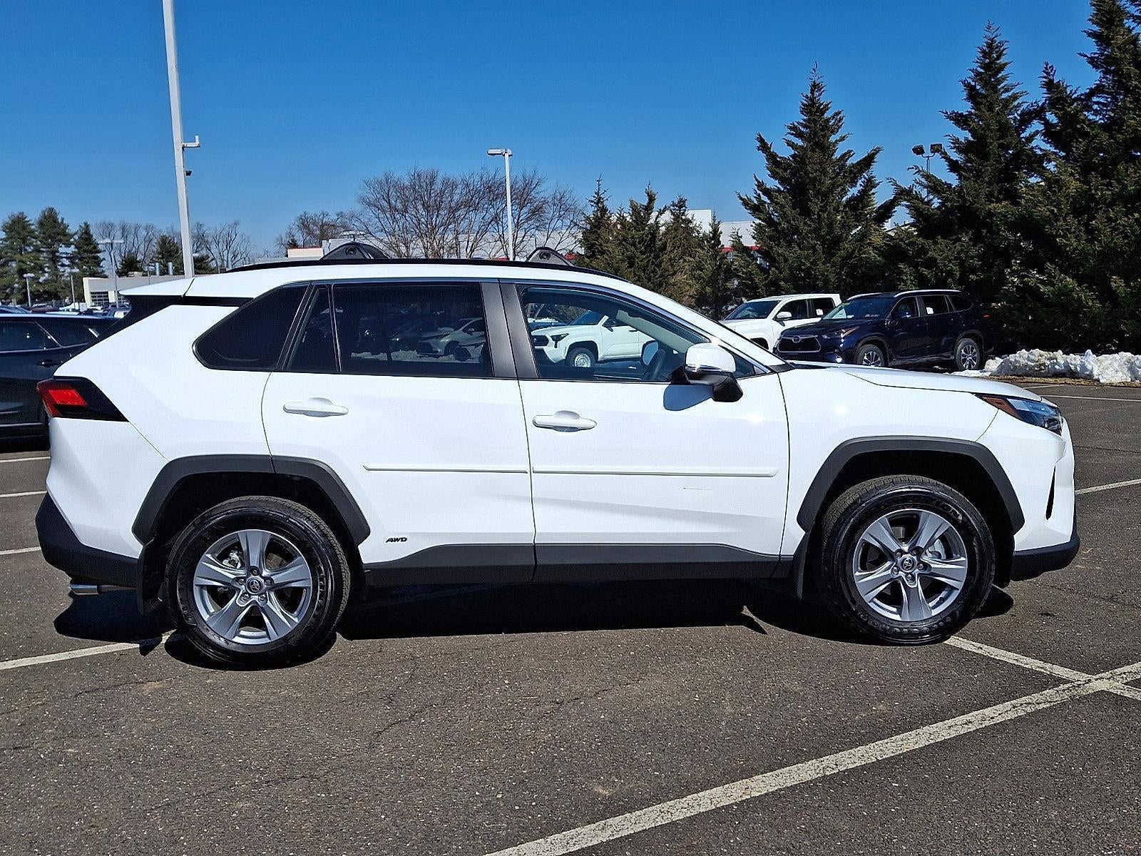 2025 Toyota RAV4 Hybrid XLE AWD (Natl)