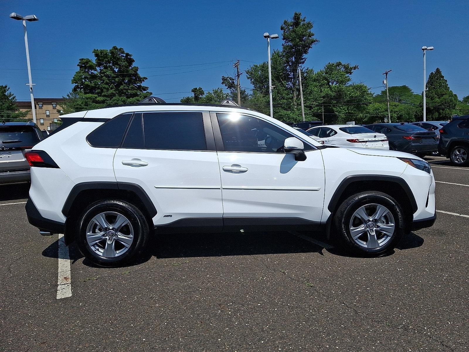 2025 Toyota RAV4 Hybrid XLE AWD (Natl)